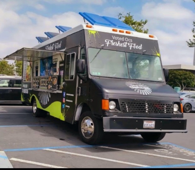 Loading Fresh & Foodilicious Orange County Roaming Hunger